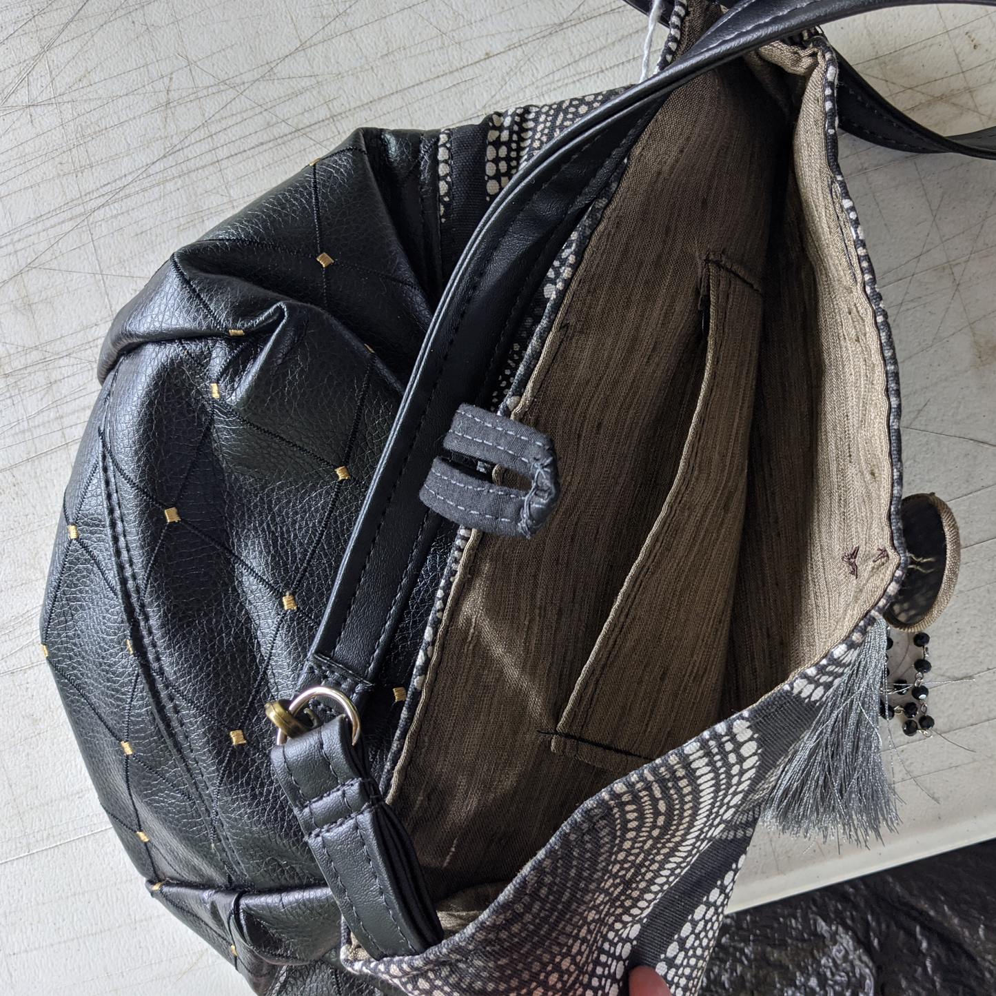 Swirl inside pocketbook